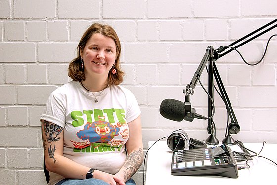 Johanna Kraus im Podcast-Studio